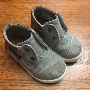 Toms size T6 gray high tops